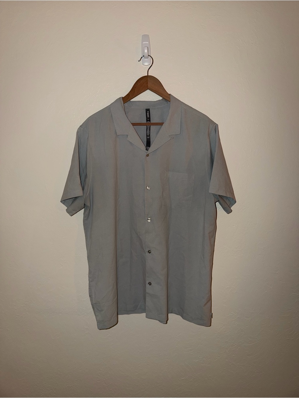 Vuori Men's Short Sleeve Button-Down Shirt - Light Gray